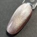 Фото 2 - Гель-лак Dark Gel Polish Cat Eye 02 пропонує розкішний відтінок кришталевого рожевого котячого ока з неперевершеним відблиском золота.